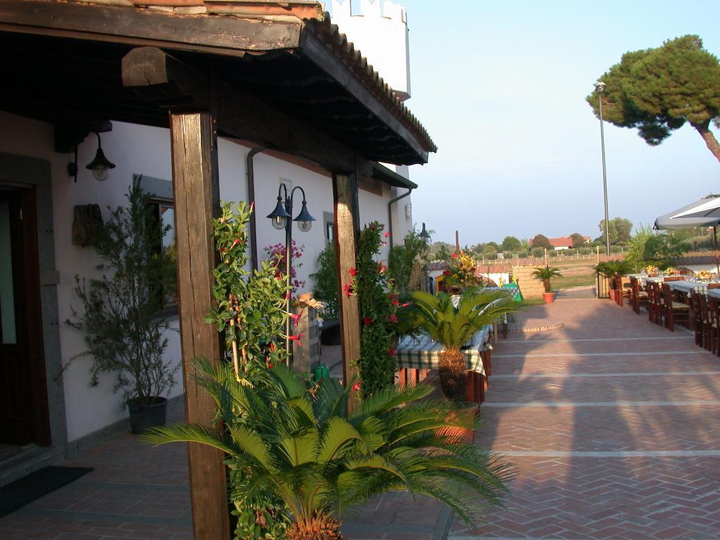 Agriturismo Torre Cristina Априлия Екстериор снимка